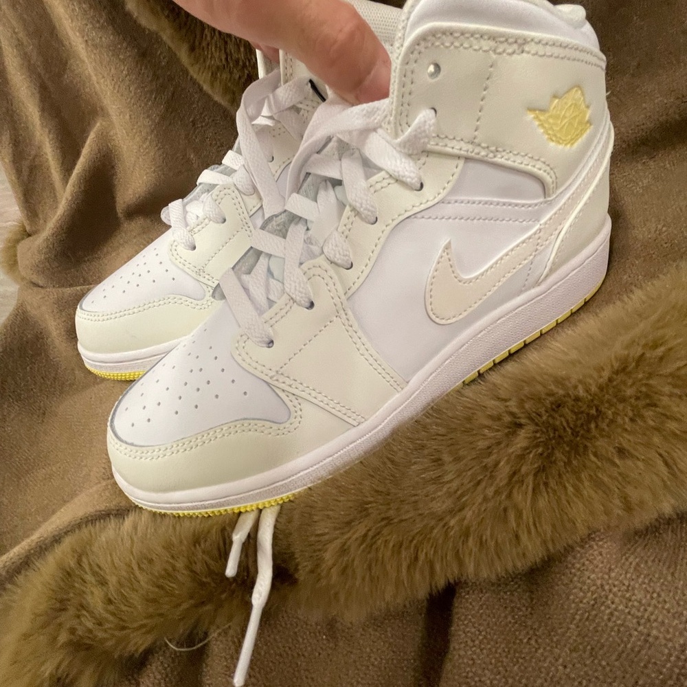 Nike air Jordan 1 mid.GS. 6Y new fd8780-181new